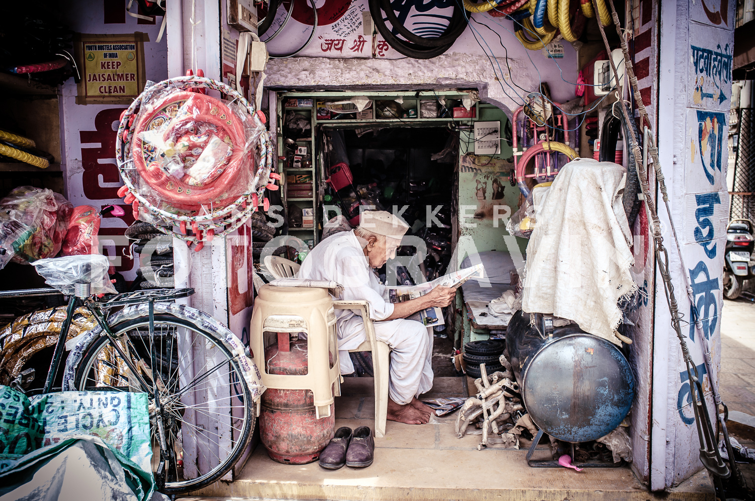 old man reading [Bundi]